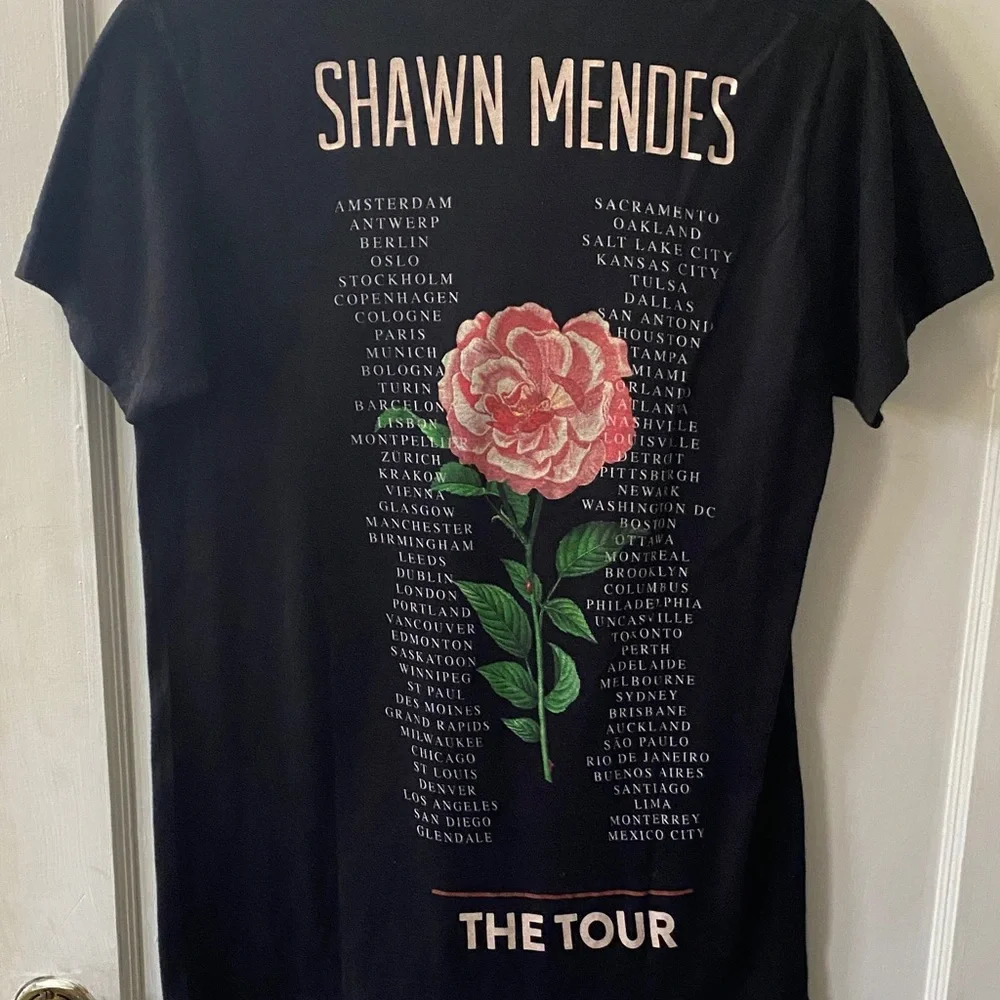 Shawn Mendes Black Graphic Tour Tee - Picture 4 of 5